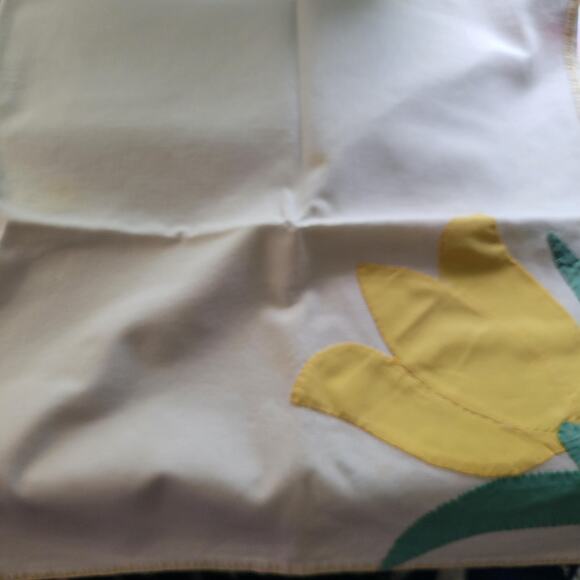 Vintage Card Tablecloth, Yellow Tulip 34"x34" Embroidered Linen | 1940s–50s - Picture 5 of 5